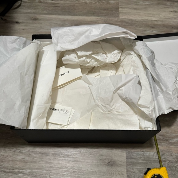 CHANEL empty Gift Box Size 13”X11.5 - Picture 3 of 6